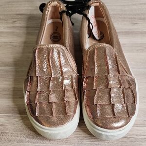 Wonder Nation Gold and White Sneakers with Ruffled Design‎